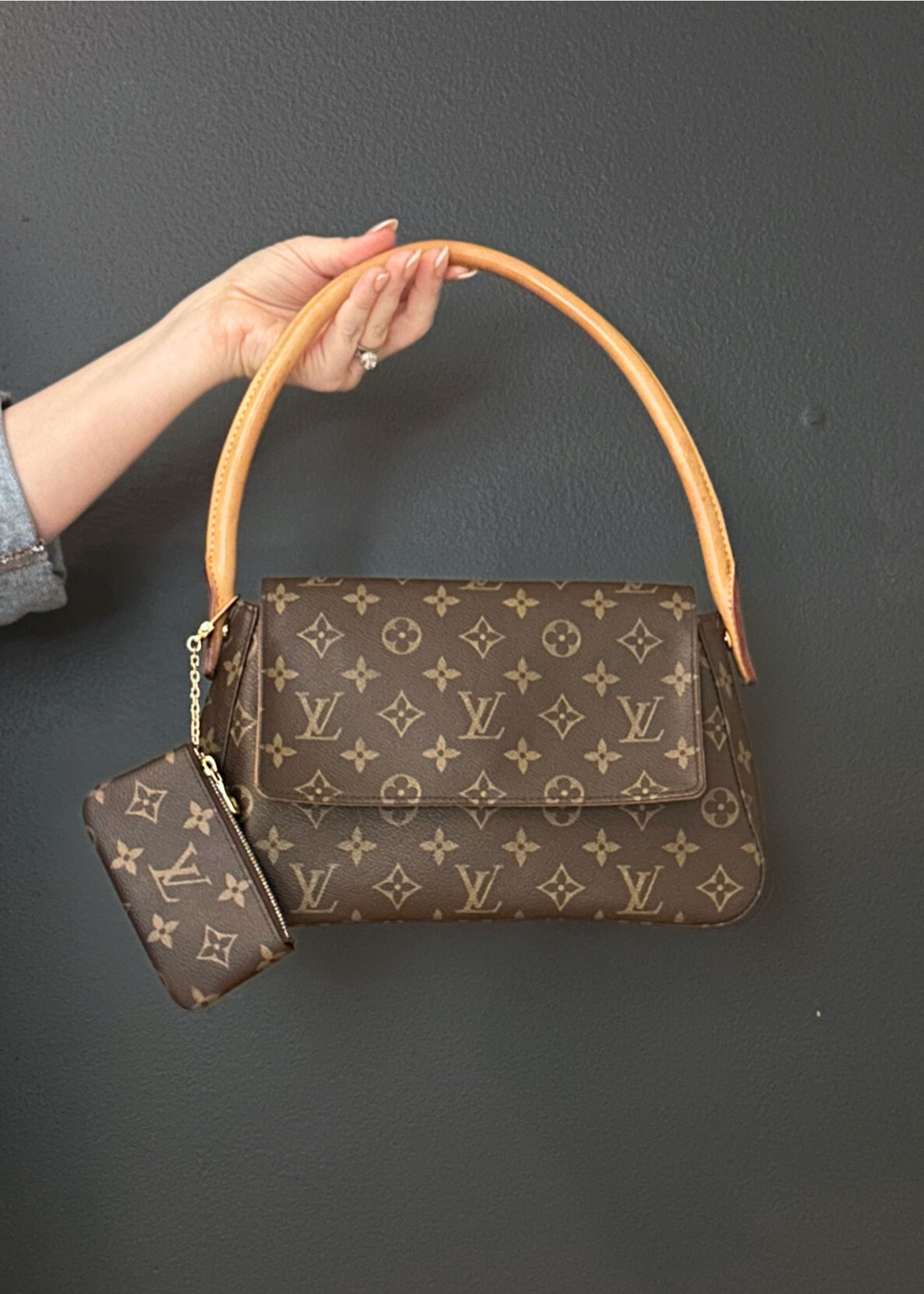 LOUIS VUITTON MINI LOOPING