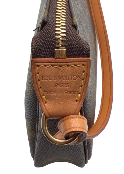 LOUIS VUITTON POCHETTE