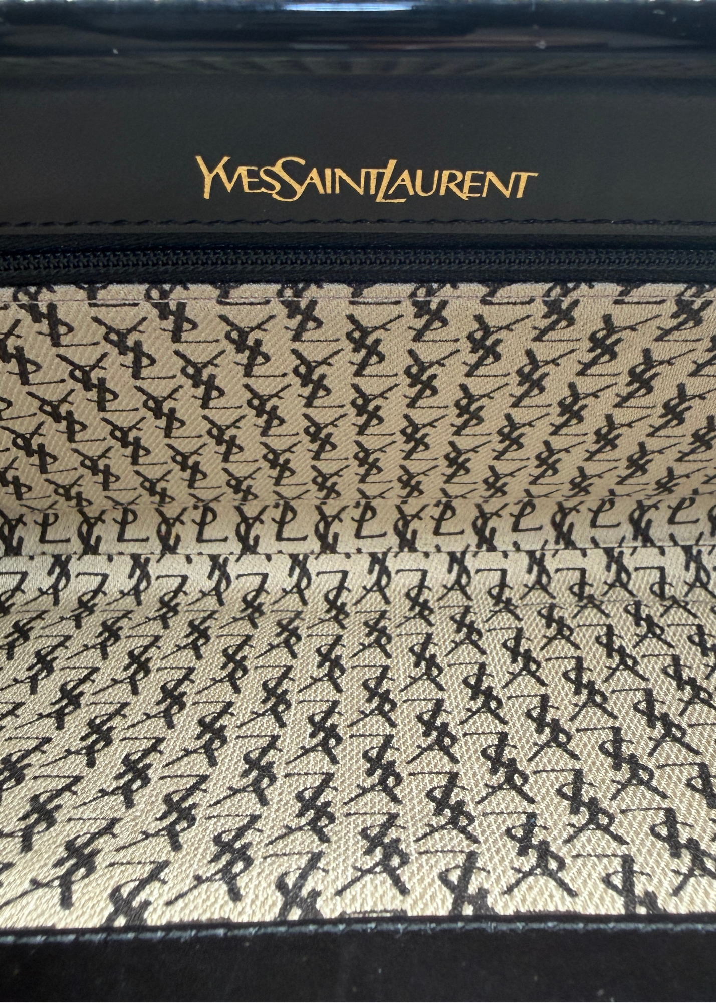 RARE YVES SAINT LAURENT CLUTCH